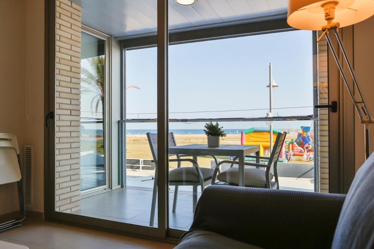 Apartaments Les Palmeres โกมาร์รูกา ภายนอก รูปภาพ